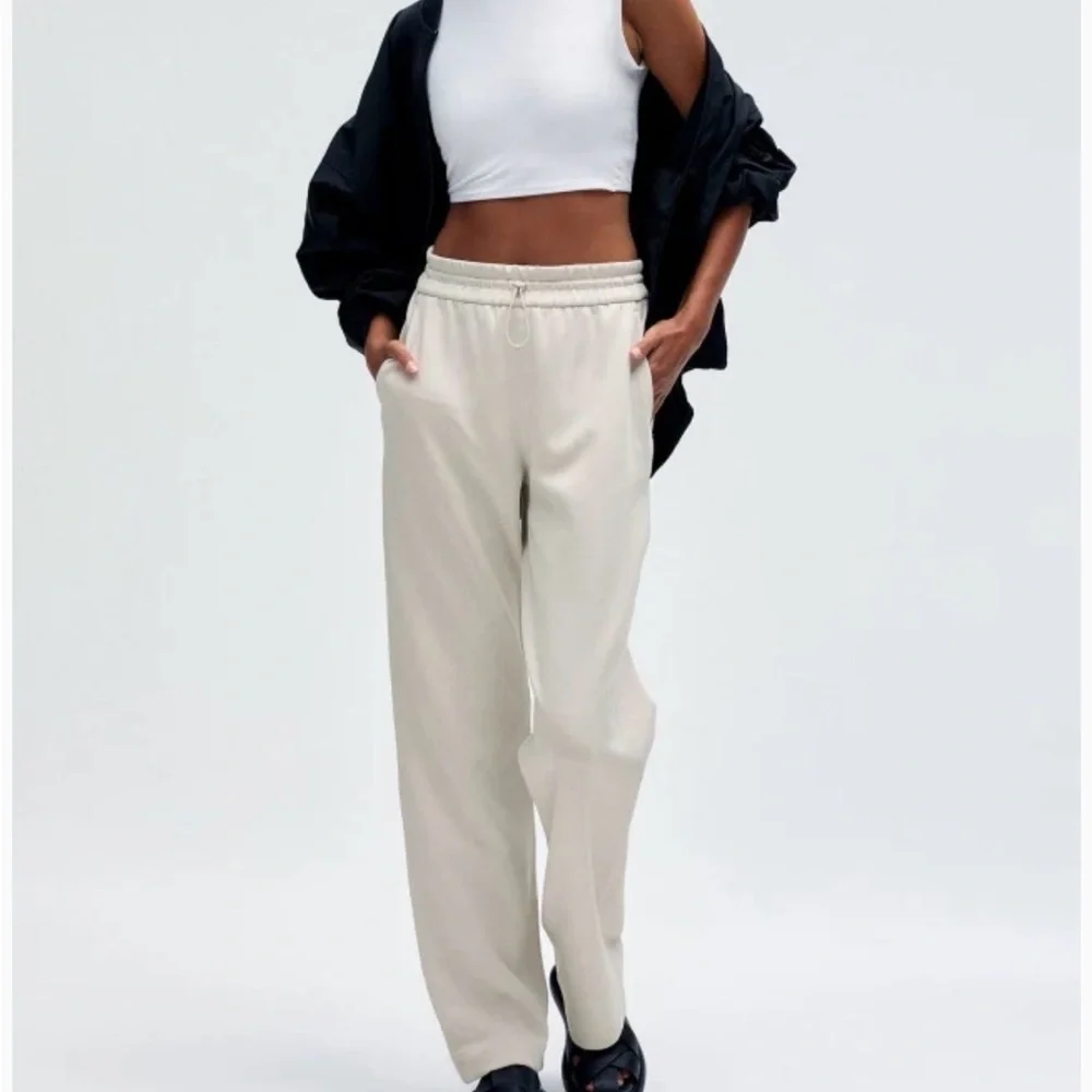 Lululemon Softstreme High-Rise Pant in Color: Bone - Picture 2 of 6